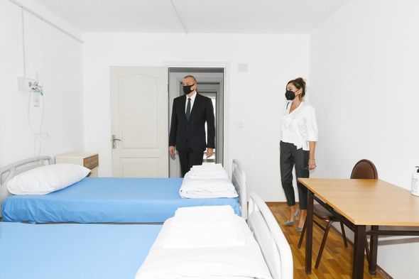 İlham Əliyev və Mehriban Əliyeva Bakıda modul tipli hospitalın açılışında-FOTOLAR 