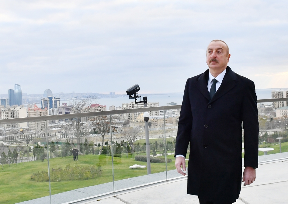 Prezident İlham Əliyev Bakıda Mərkəzi Parkın ikinci hissəsinin açılışında iştirak edib 