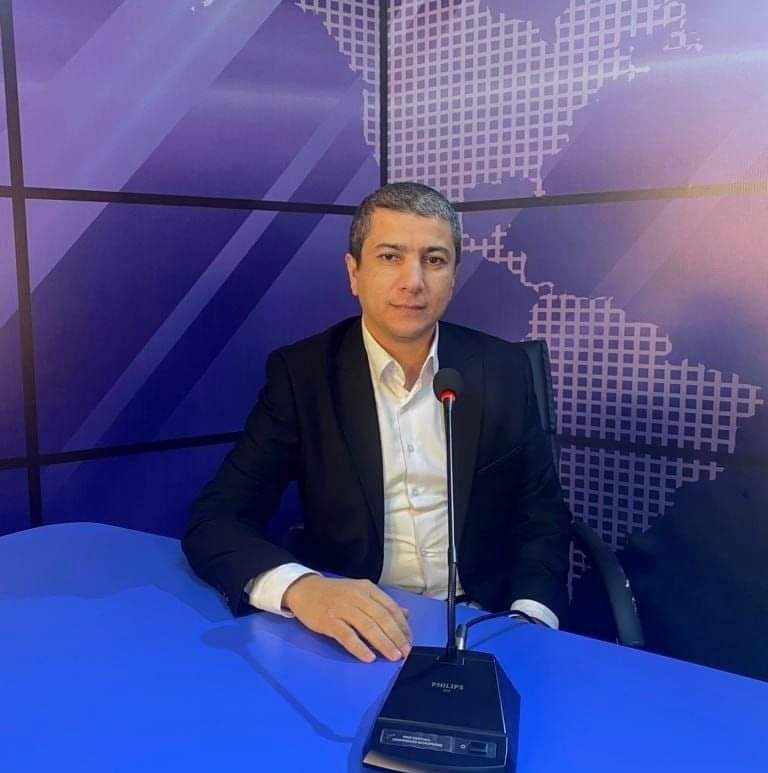TAİB-in üzvü, tanınmış jurnalist Əli Zülfüqaroğlu Yeni Azərbaycan Partiyasının rəsmi televiziyası olan “Yeni.Tv”-yə müsahibəsi 