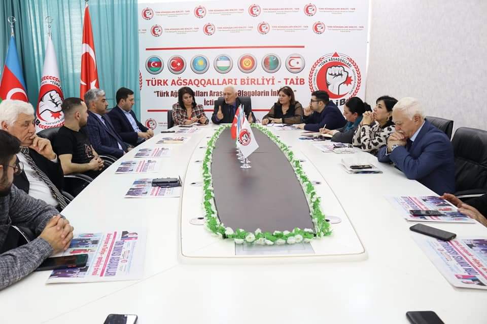 TAİB-in mərkəzi ofisində “Güney Azərbaycan Hərəkatında qadınların rolu” adlı “dəyirmi masa” keçirilib 