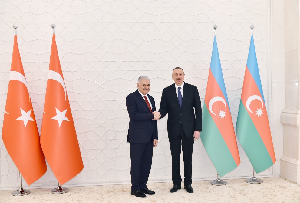 İlham Əliyev Türkiyənin Baş naziri ilə görüşdü 