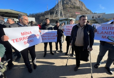 Ermənistanın mina terroru nəticəsində zərər görənlər Laçın-Xankəndi yolunda 
